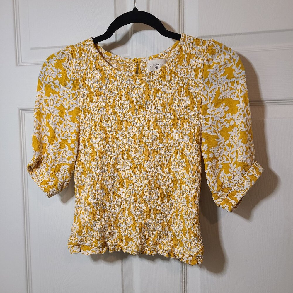 Mello Day NWOT Yellow Stretch Cropped Floral Top Size Small